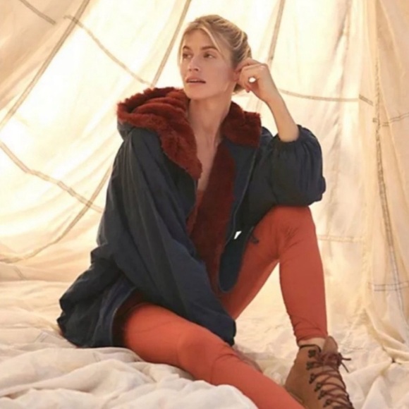 Free People FP Movement Break the Ice Jacket in Navy Blue/Wine Red, Size Small - Picture 1 of 15